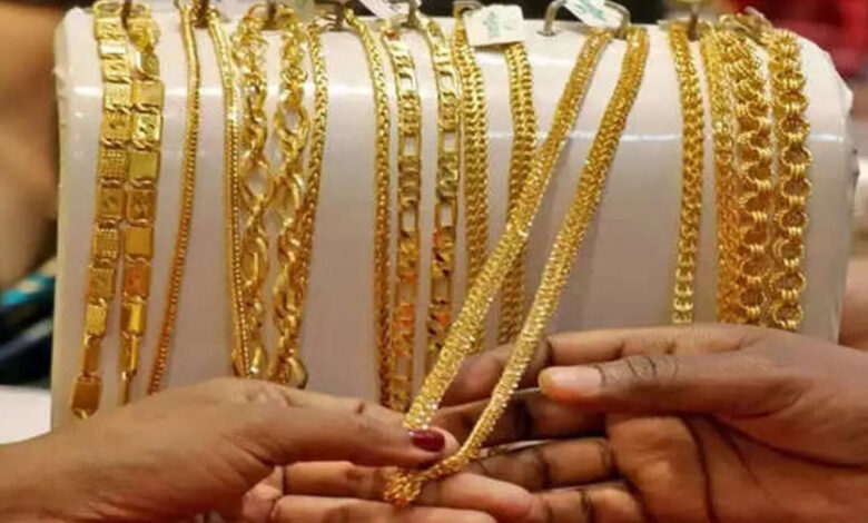 Gold Price: सोना पहुंचा एक लाख के करीब चांदी 1.12 के पार, ट्रंप के टैरिफ ने बढ़ाई टेंशन | Amid Trumps tariff gold reached close to one lakh silver crossed 1.12 lakh per kilo