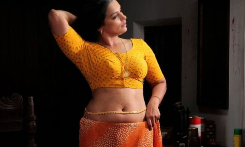 Shwetha Menon: मुश्किलों में घिरी ये साउथ एक्ट्रेस, अश्लीलता फैलाने के चक्कर में नपी! | south actress Shwetha Menon Case Filed Against For Featuring In Obscene Films And Ads of earning money